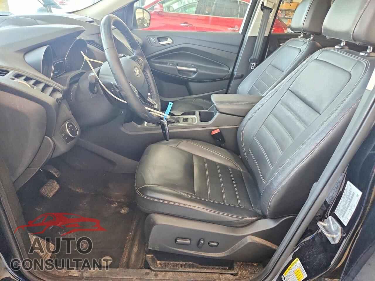 FORD ESCAPE 2017 - 1FMCU9JD4HUD02401