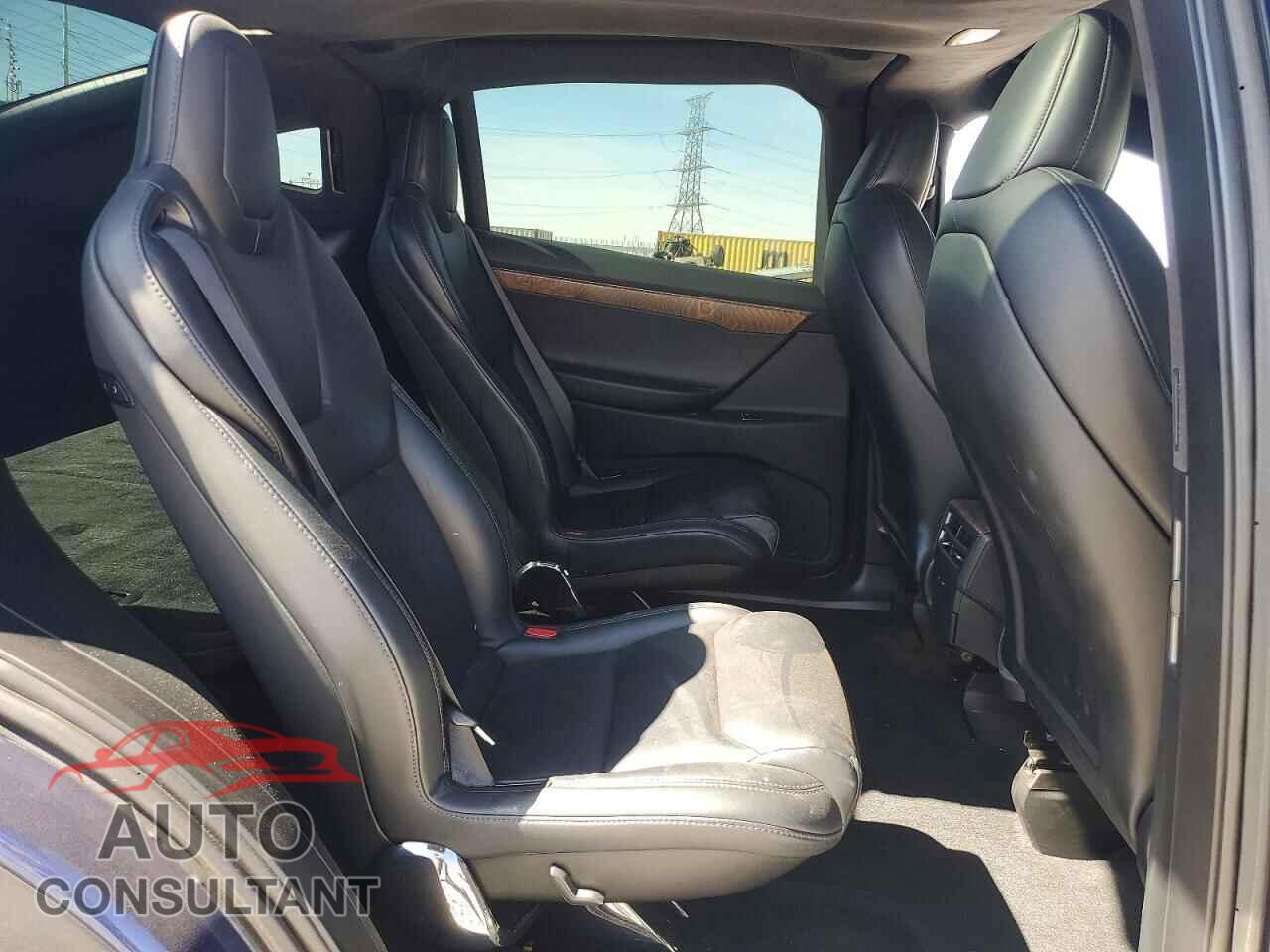 TESLA MODEL X 2020 - 5YJXCBE21LF245908