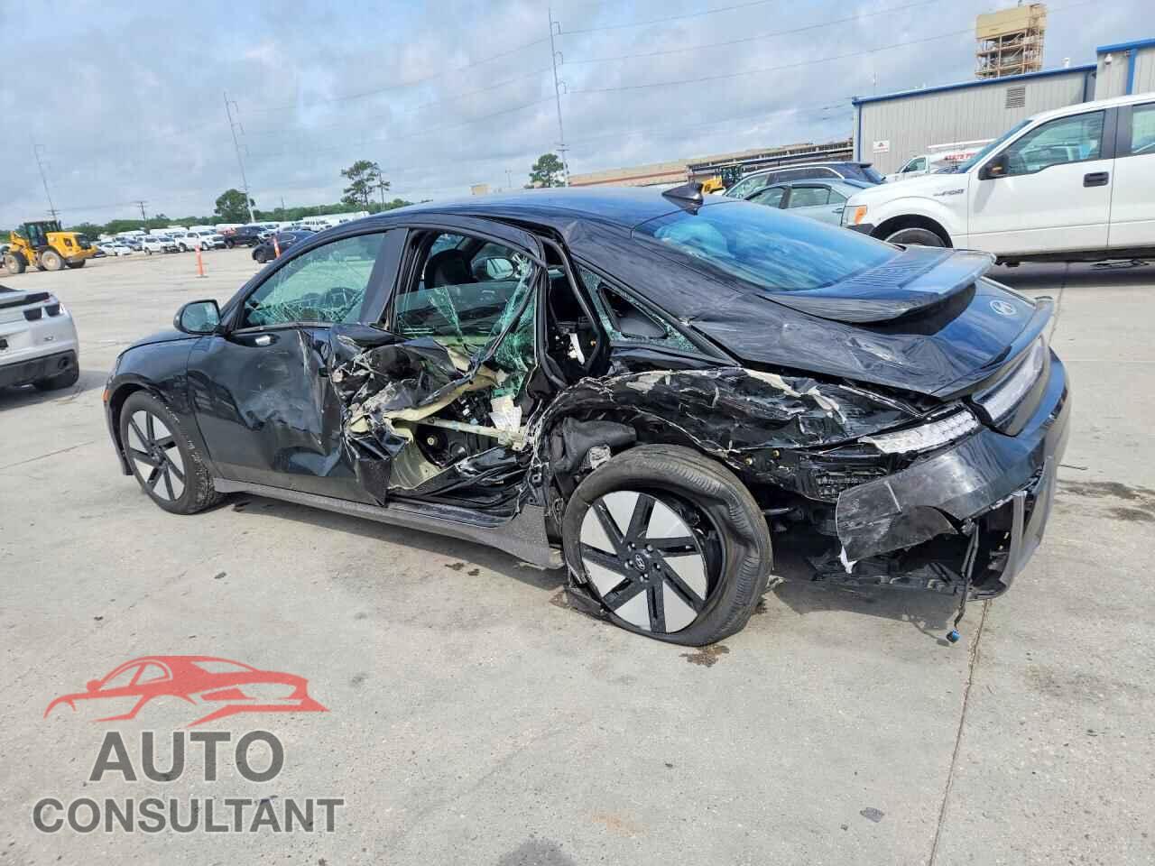 HYUNDAI ALL OTHER 2025 - KMHM24AA4SA089543
