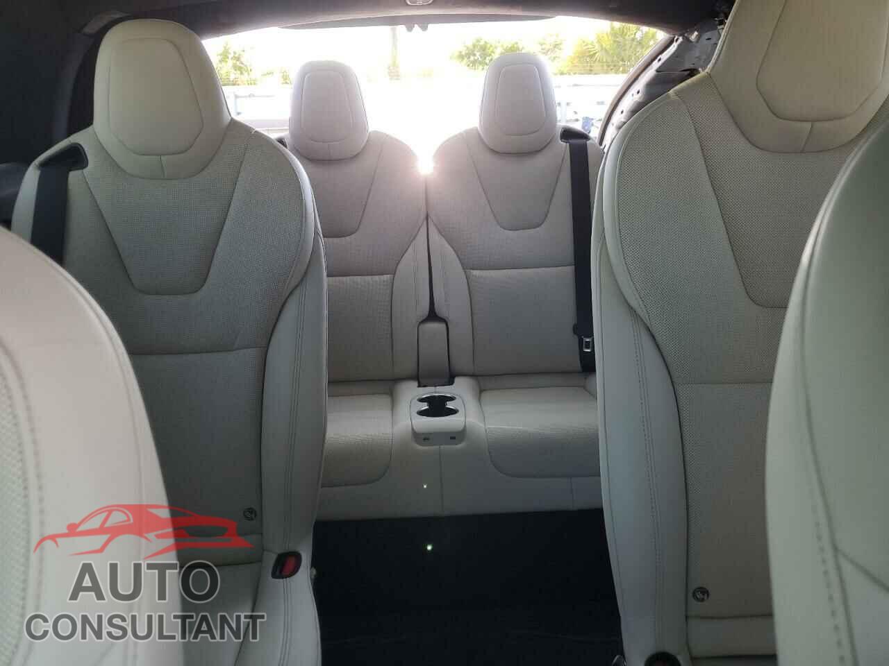 TESLA MODEL X 2023 - 7SAXCBE58PF409755