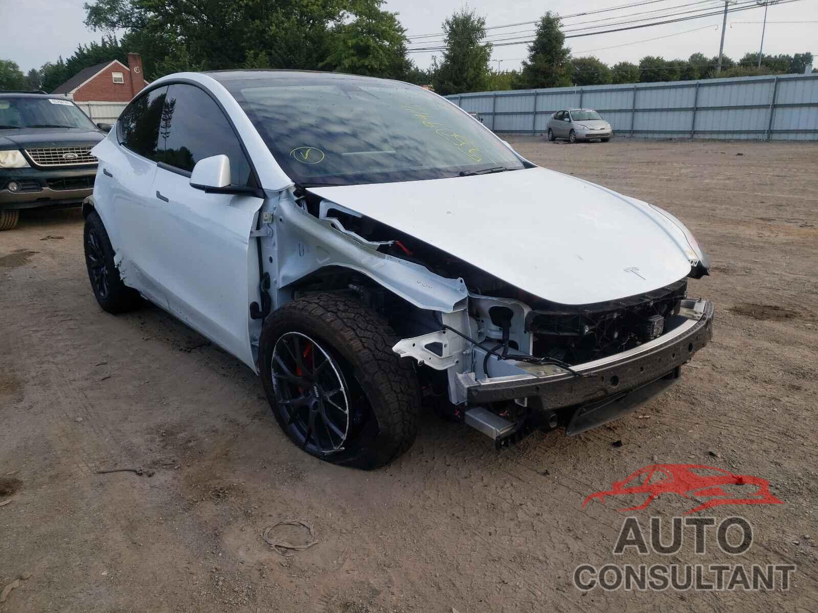 TESLA MODEL Y 2020 - 5YJYGDEF6LF033769