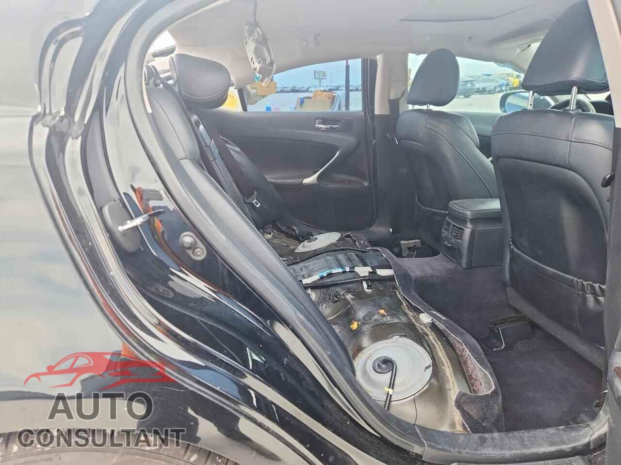 LEXUS IS 2011 - JTHBF5C26B5145615