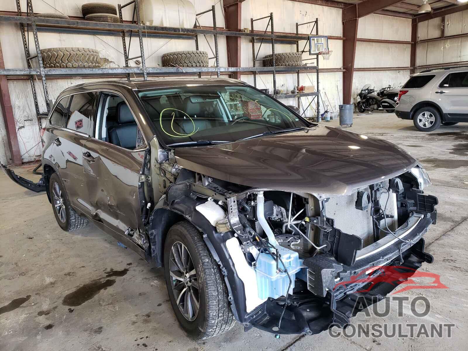 TOYOTA HIGHLANDER 2018 - 5TDJZRFH3JS889015