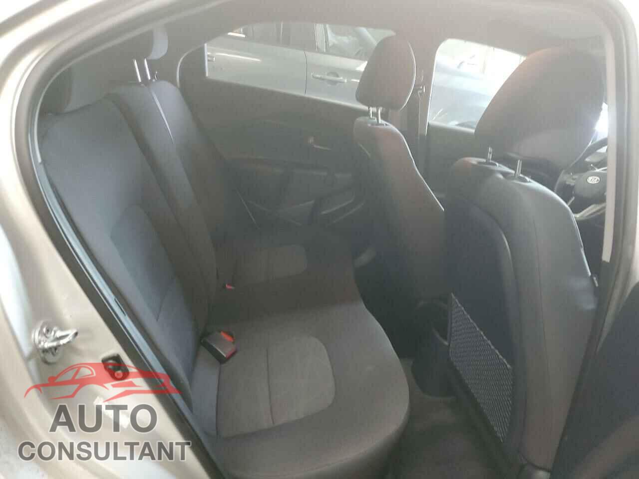 KIA RIO 2012 - KNADM5A33C6037733