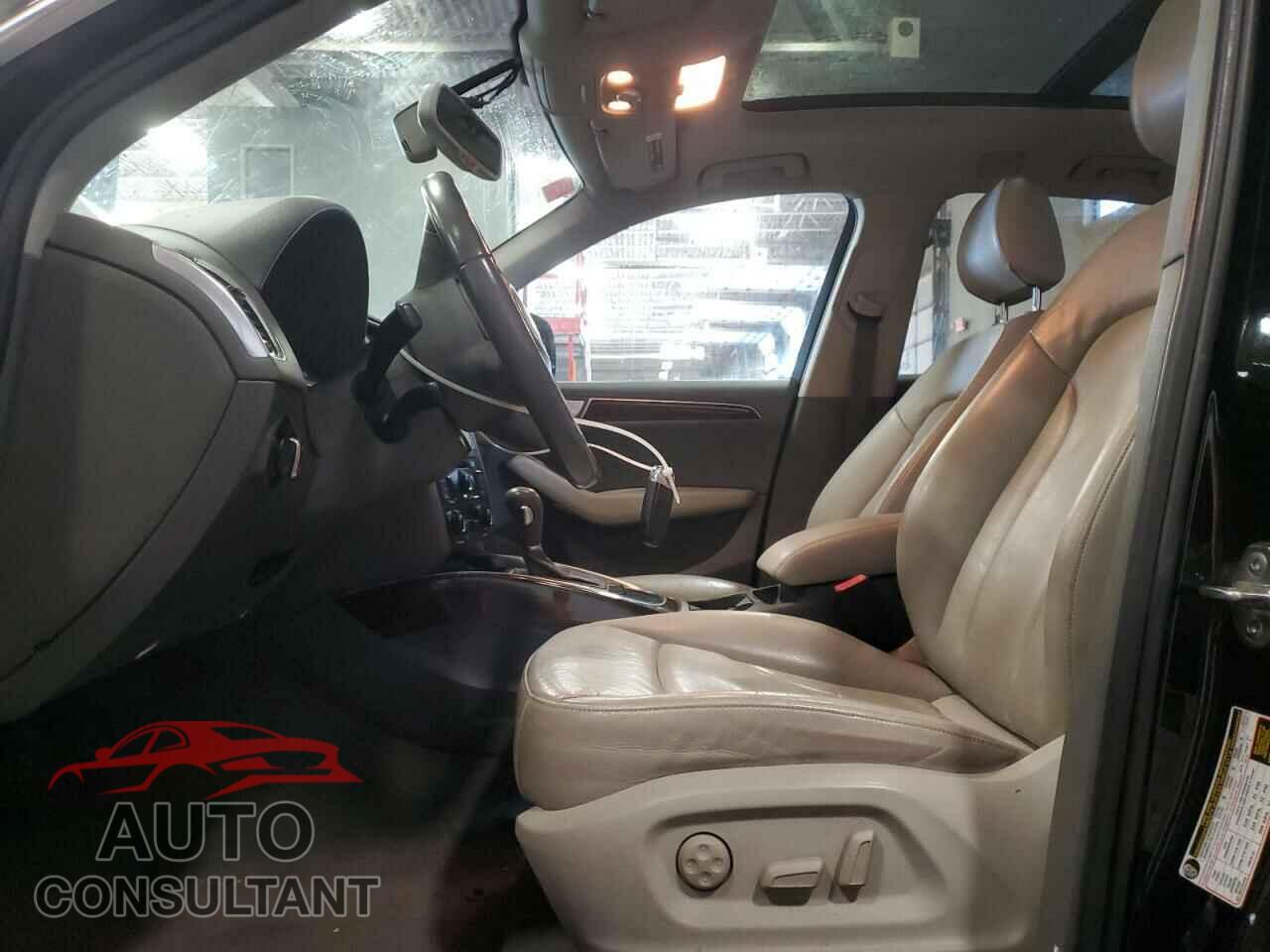 AUDI Q5 2012 - WA1LFAFP1CA007182