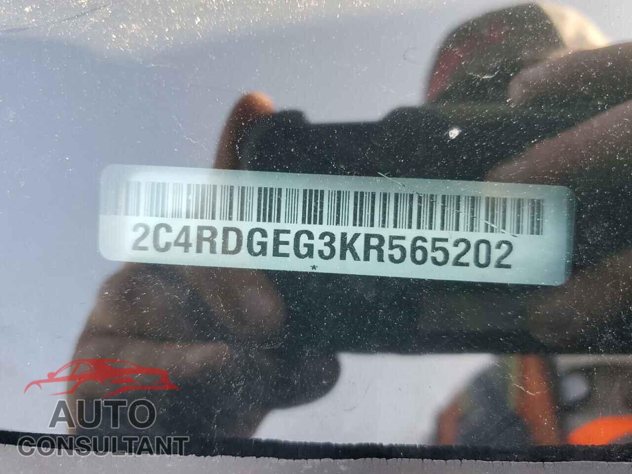 DODGE CARAVAN 2019 - 2C4RDGEG3KR565202