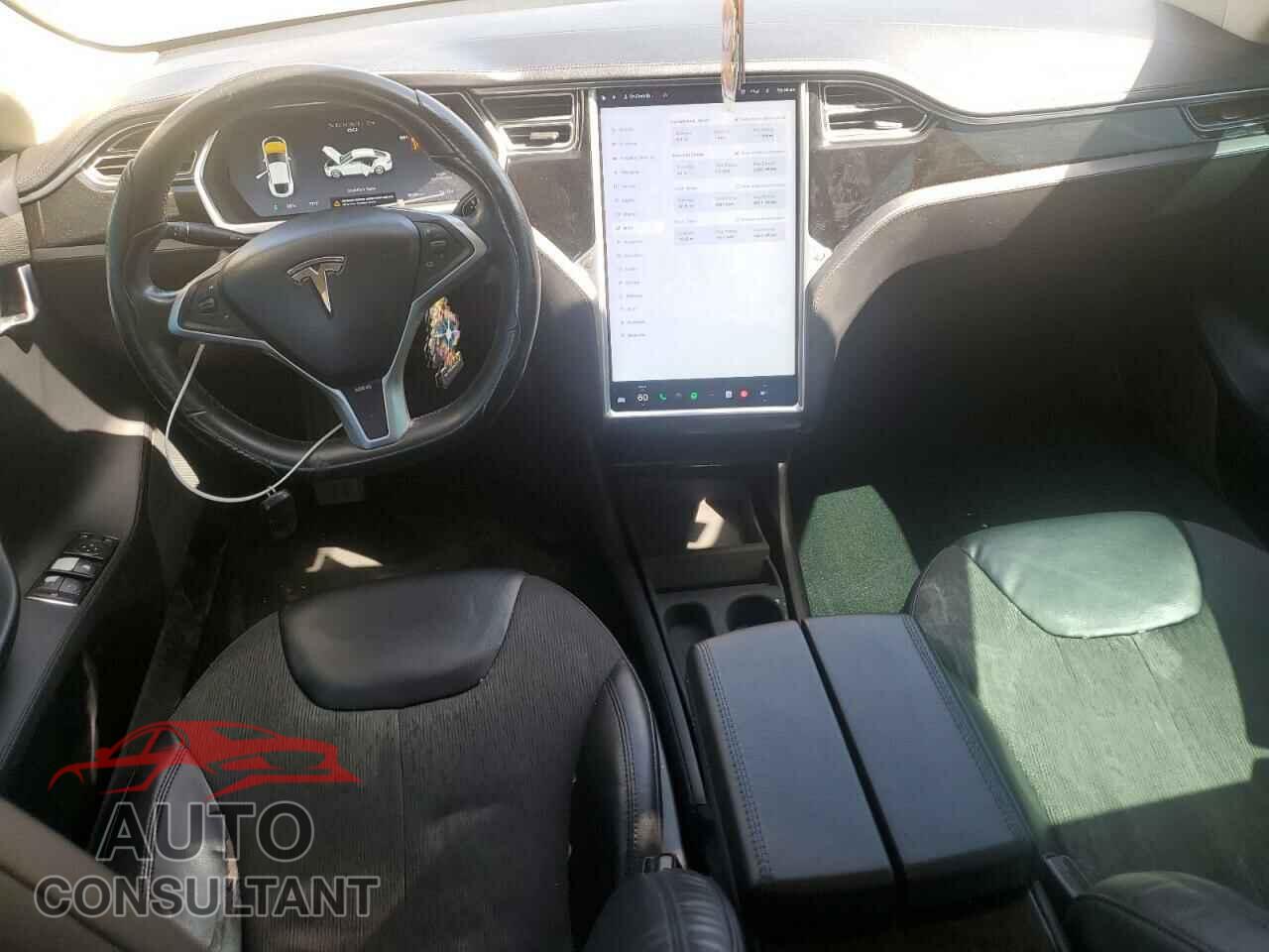 TESLA MODEL S 2013 - 5YJSA1AG3DFP11108