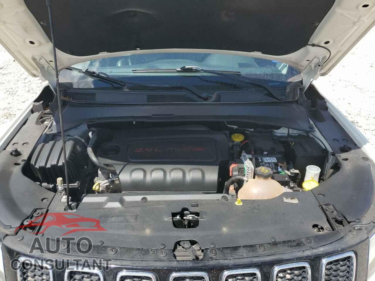 JEEP COMPASS 2018 - 3C4NJCCB4JT272511