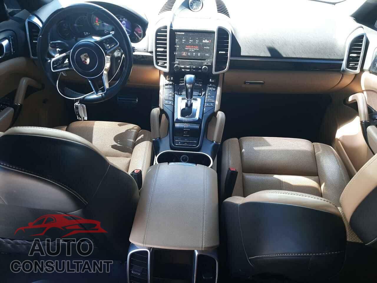 PORSCHE CAYENNE 2017 - WP1AE2A23HLA75950