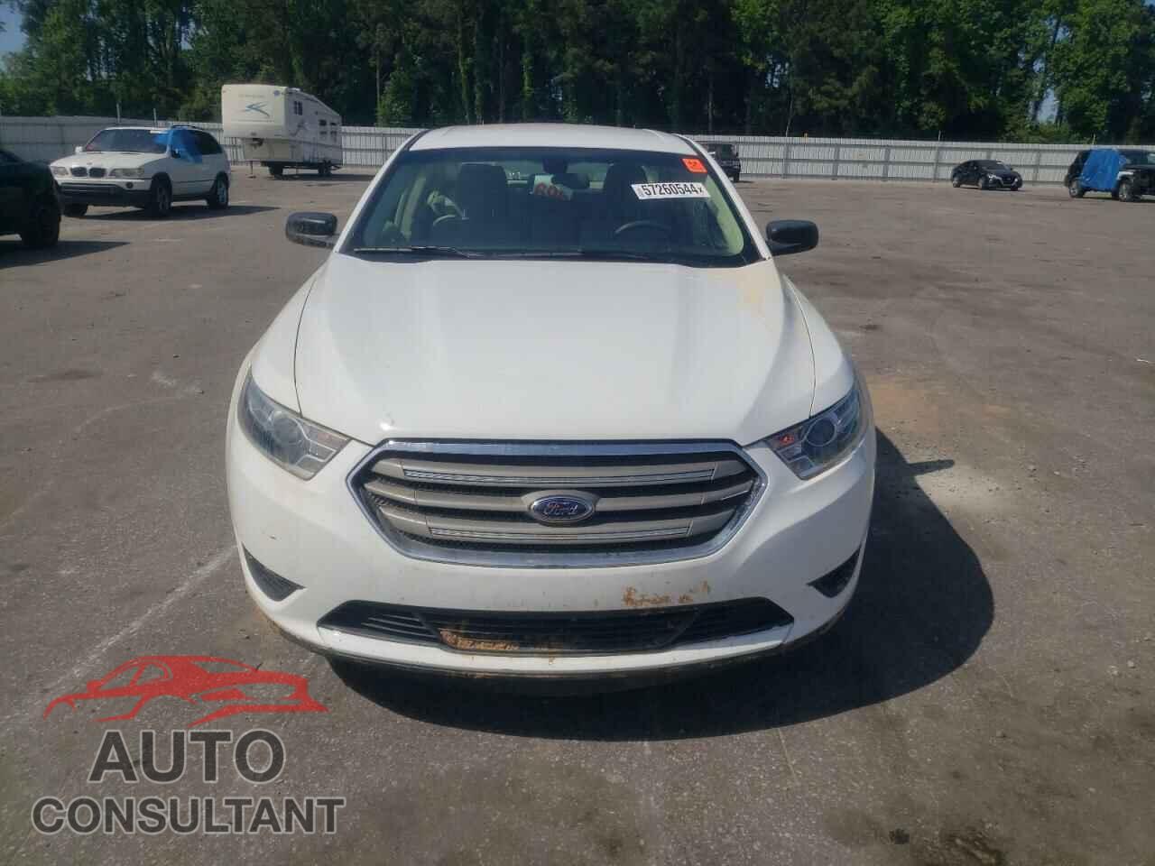 FORD TAURUS 2018 - 1FAHP2D86JG103982