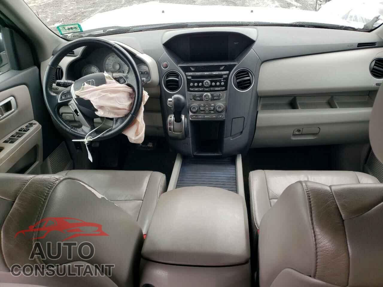 HONDA PILOT 2015 - 5FNYF4H51FB027887