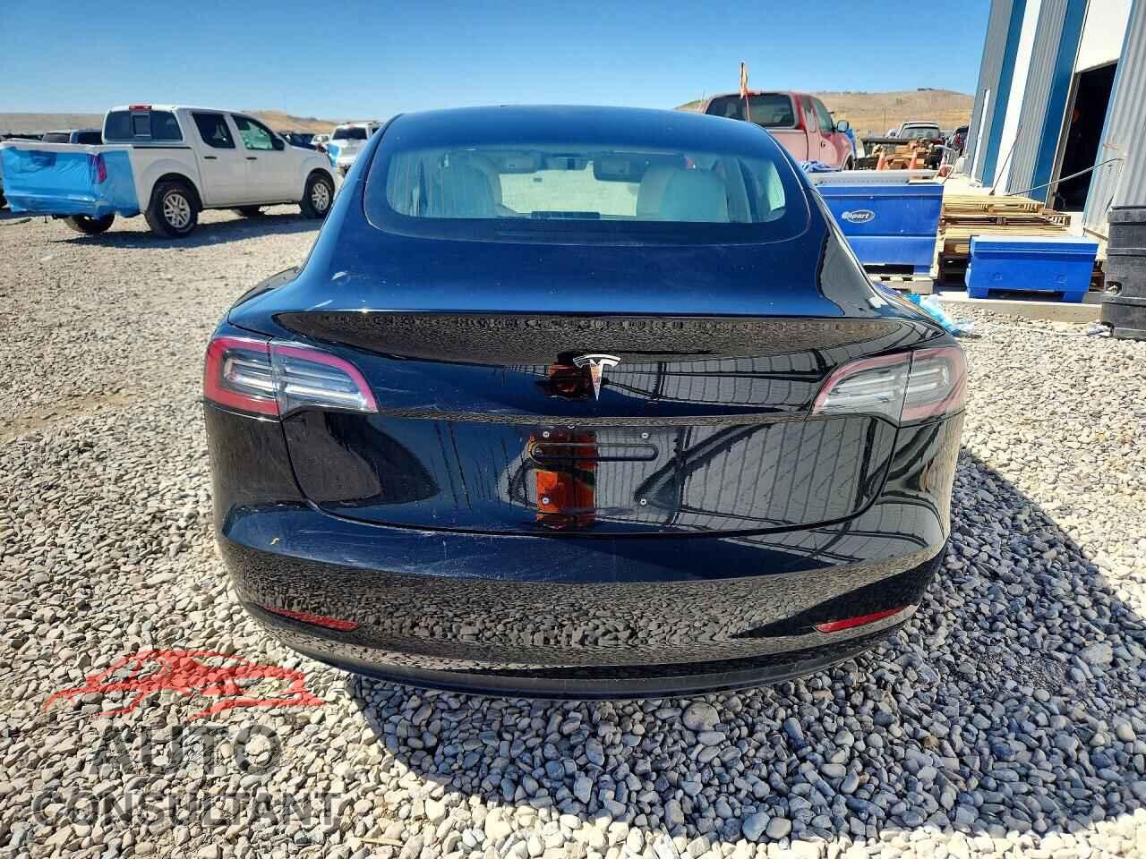 TESLA MODEL 3 2018 - 5YJ3E1EB8JF085428