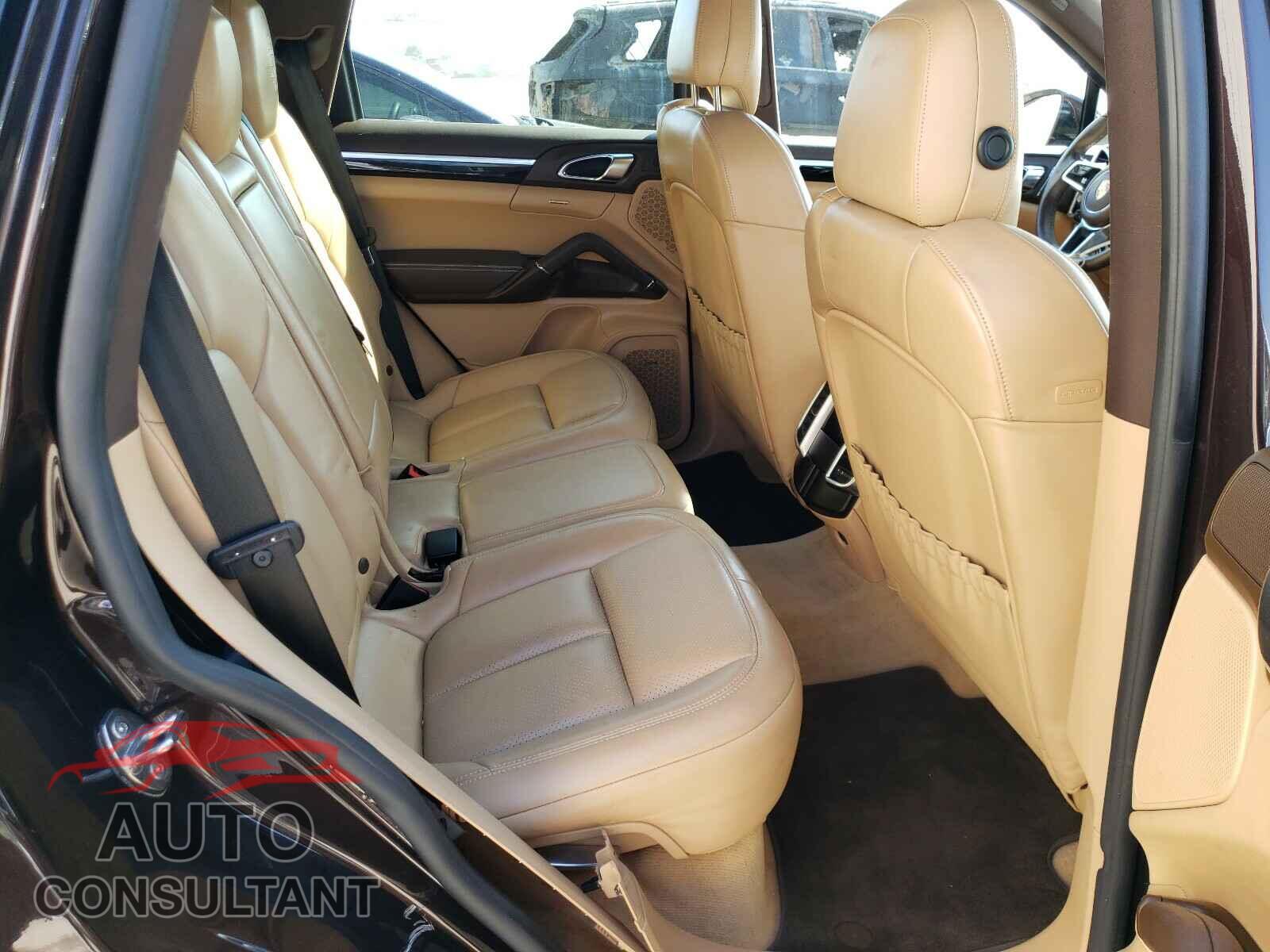 PORSCHE CAYENNE 2017 - WP1AA2A28HKA82460