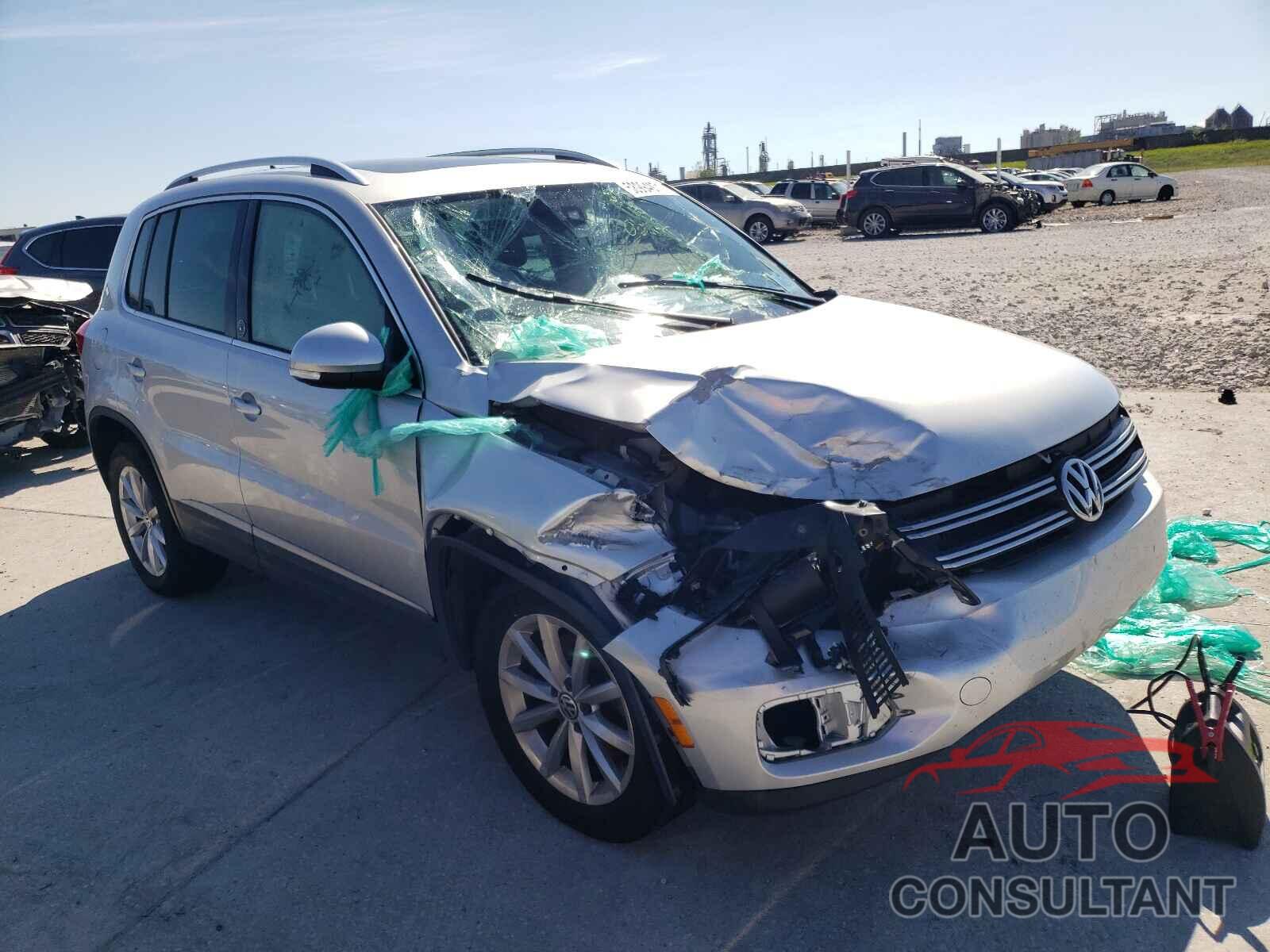 VOLKSWAGEN TIGUAN 2017 - WVGRV7AX4HW503189