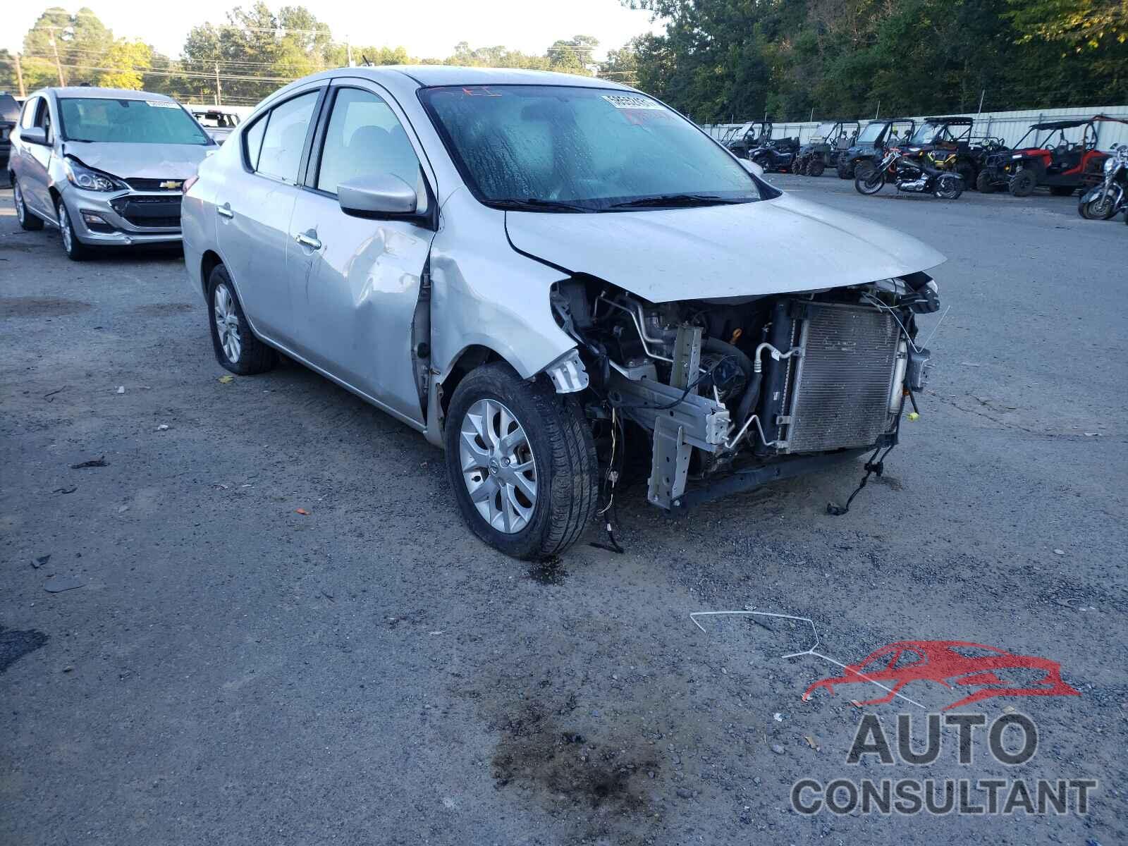 NISSAN VERSA 2018 - 3N1CN7AP3JL883201