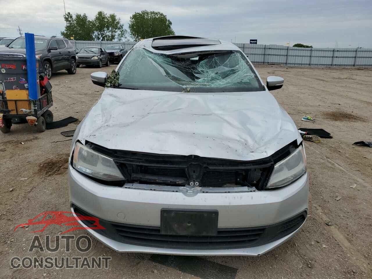 VOLKSWAGEN JETTA 2011 - 3VWLL7AJ4BM084843