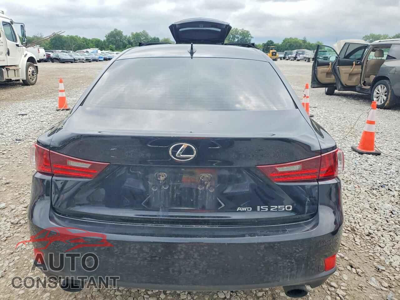 LEXUS IS 2014 - JTHCF1D29E5011312