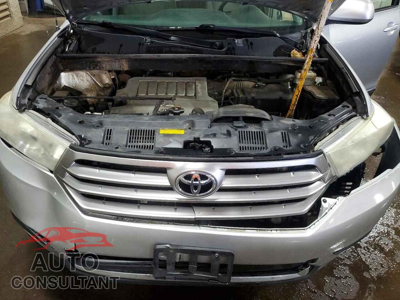 TOYOTA HIGHLANDER 2012 - 5TDBK3EH4CS157843