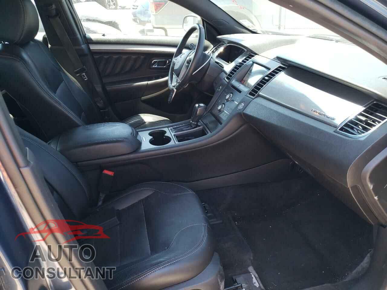 FORD TAURUS 2018 - 1FAHP2E81JG113155