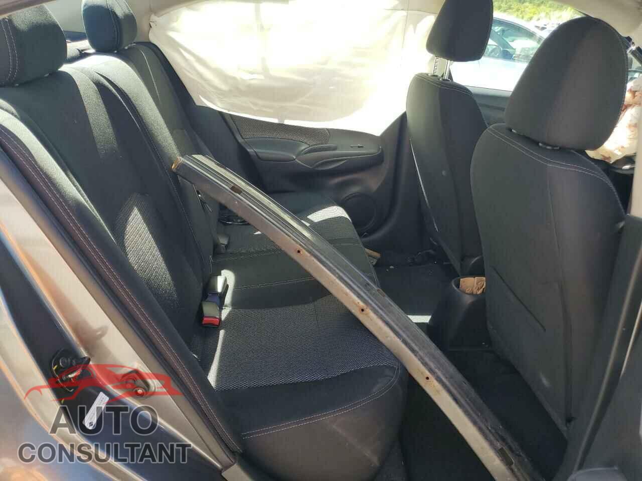 NISSAN VERSA 2019 - 3N1CN7AP3KL816826