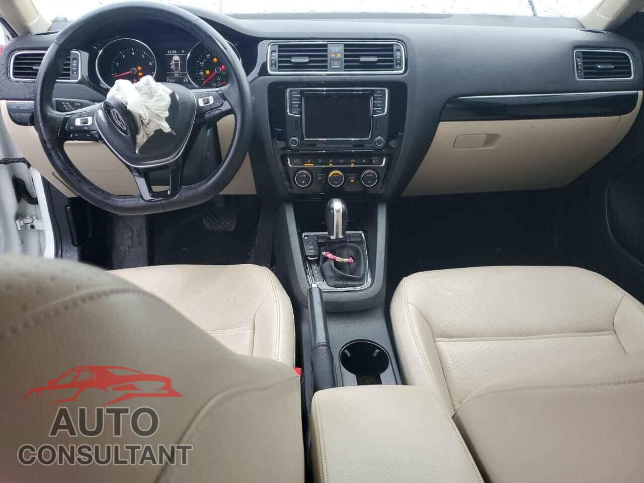 VOLKSWAGEN JETTA 2017 - 3VWL17AJ8HM252191