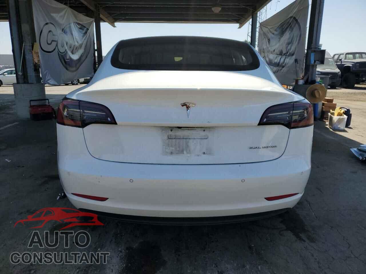 TESLA MODEL 3 2018 - 5YJ3E1EB0JF131172
