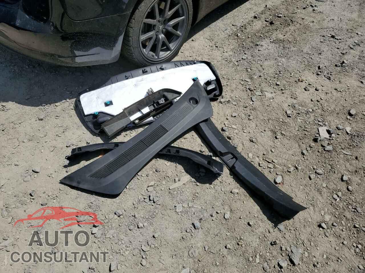 TESLA MODEL 3 2018 - 5YJ3E1EA6JF156763