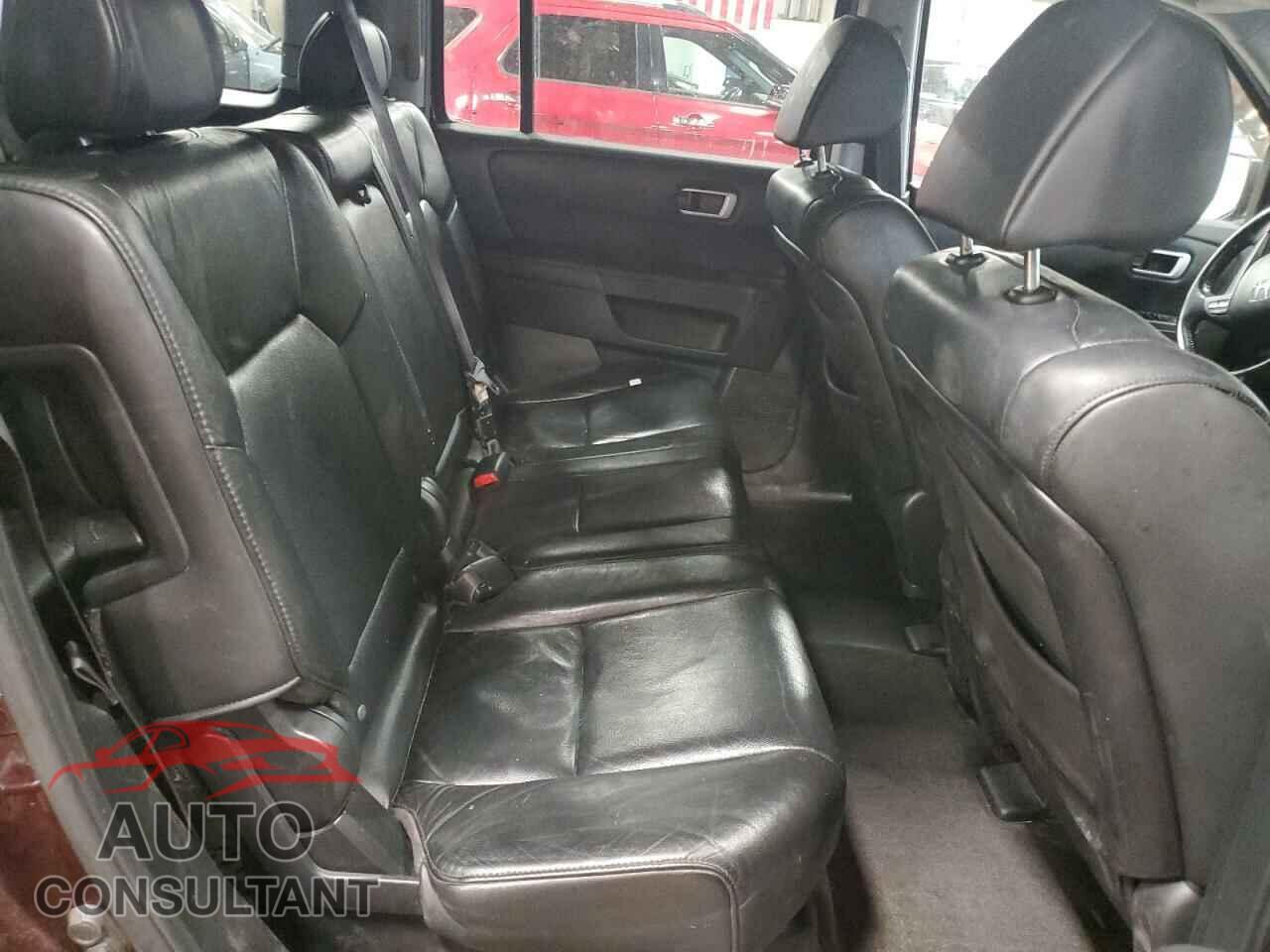 HONDA PILOT 2010 - 5FNYF4H57AB010956