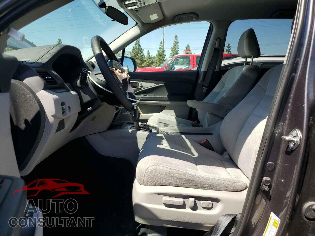 HONDA PILOT 2018 - 5FNYF5H34JB028190