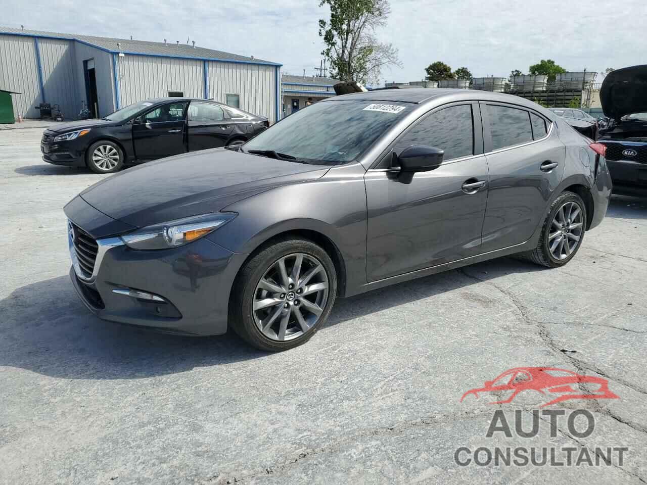 MAZDA 3 2018 - 3MZBN1W33JM273172