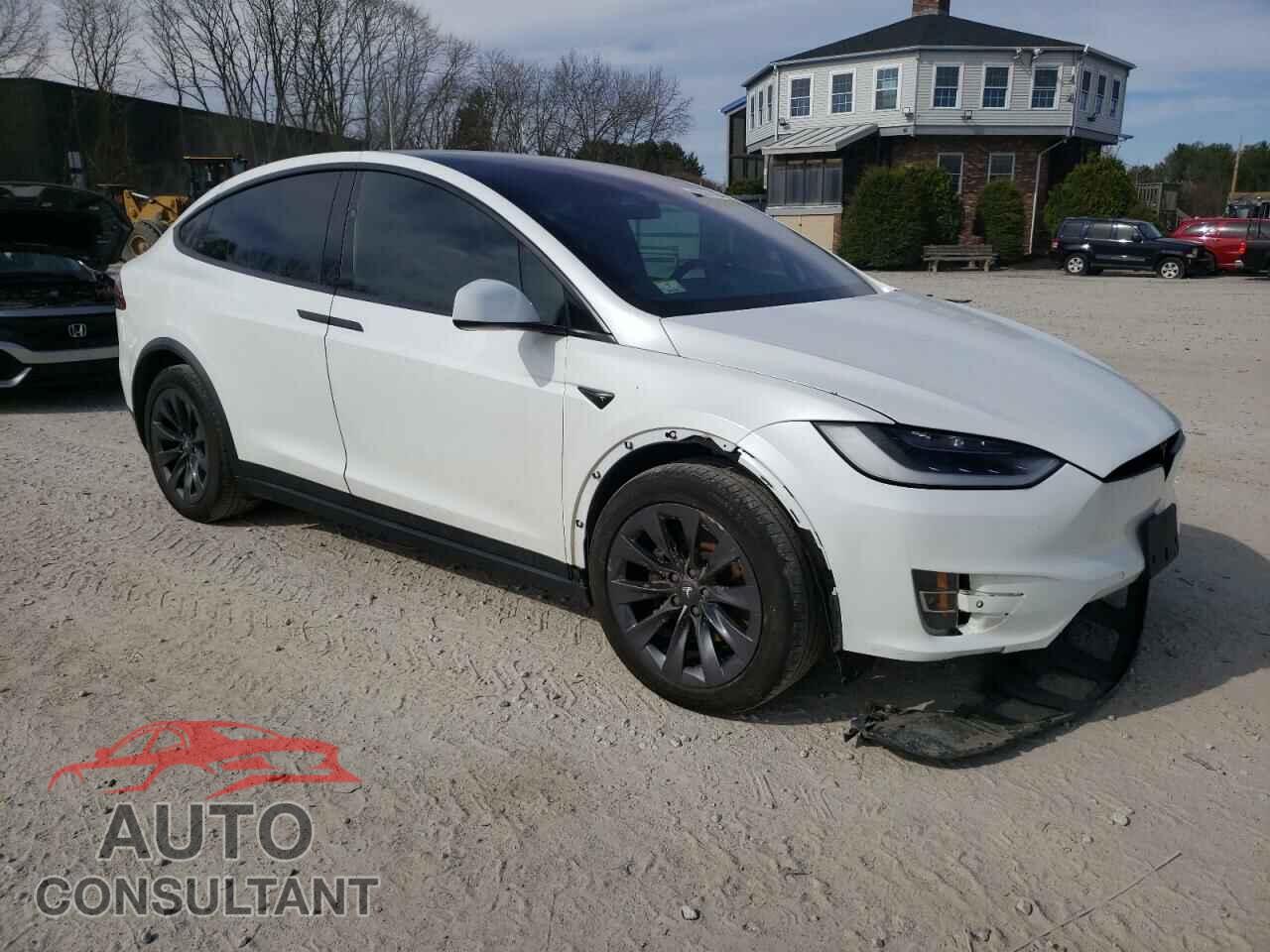TESLA MODEL X 2018 - 5YJXCAE26JF112858
