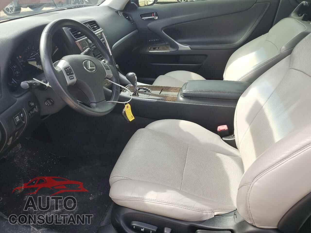 LEXUS IS 2011 - JTHFF2C20B2520593