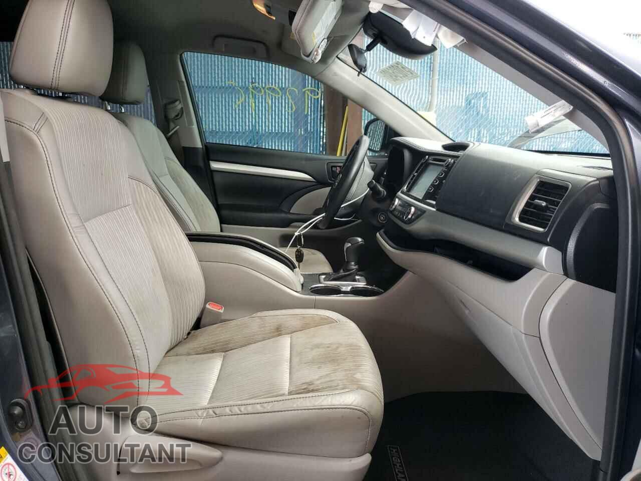 TOYOTA HIGHLANDER 2018 - 5TDZZRFH0JS267863