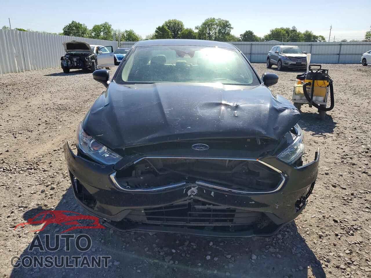 FORD FUSION 2020 - 3FA6P0G79LR233796