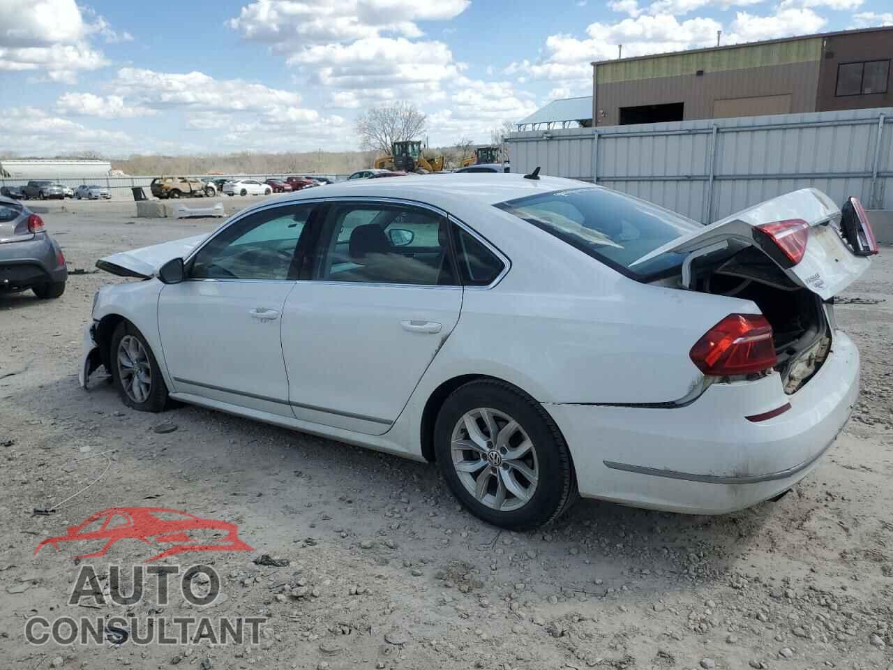 VOLKSWAGEN PASSAT 2017 - 1VWAT7A37HC007323