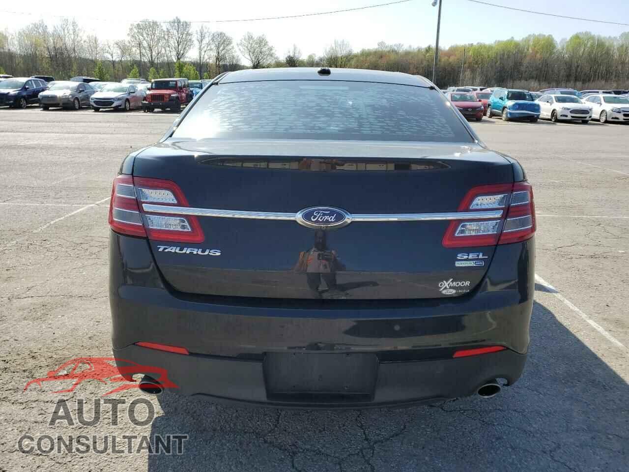 FORD TAURUS 2018 - 1FAHP2H8XJG137367
