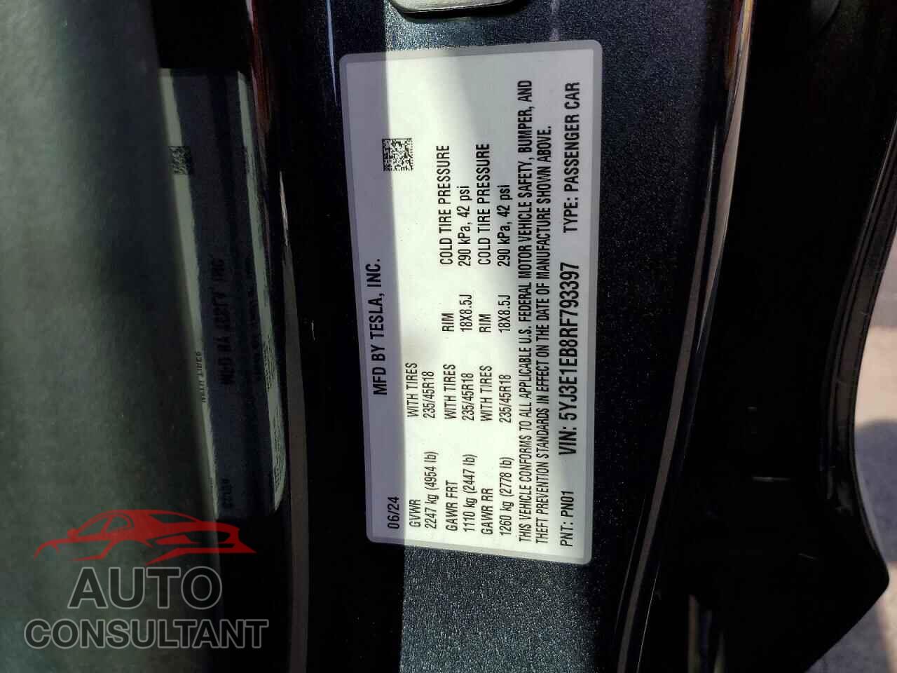 TESLA MODEL 3 2024 - 5YJ3E1EB8RF793397
