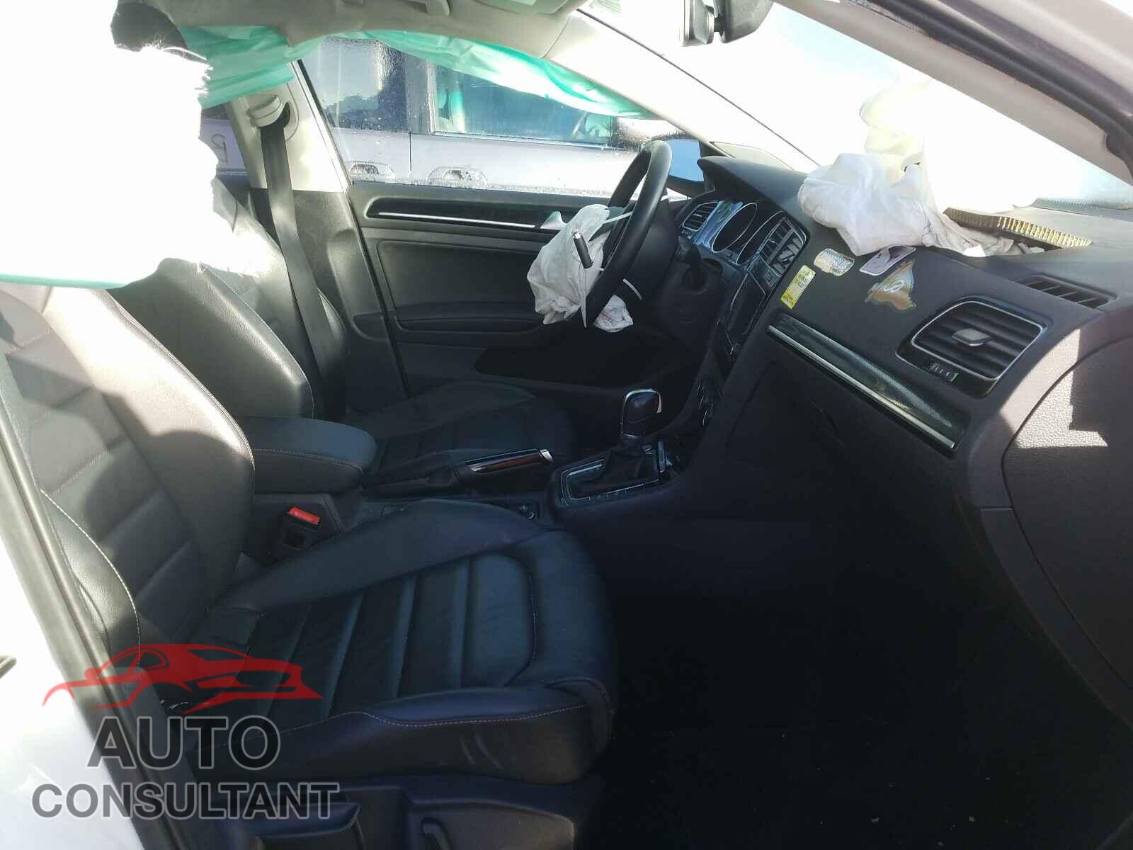 VOLKSWAGEN GOLF 2017 - 3VW017AU9HM520131