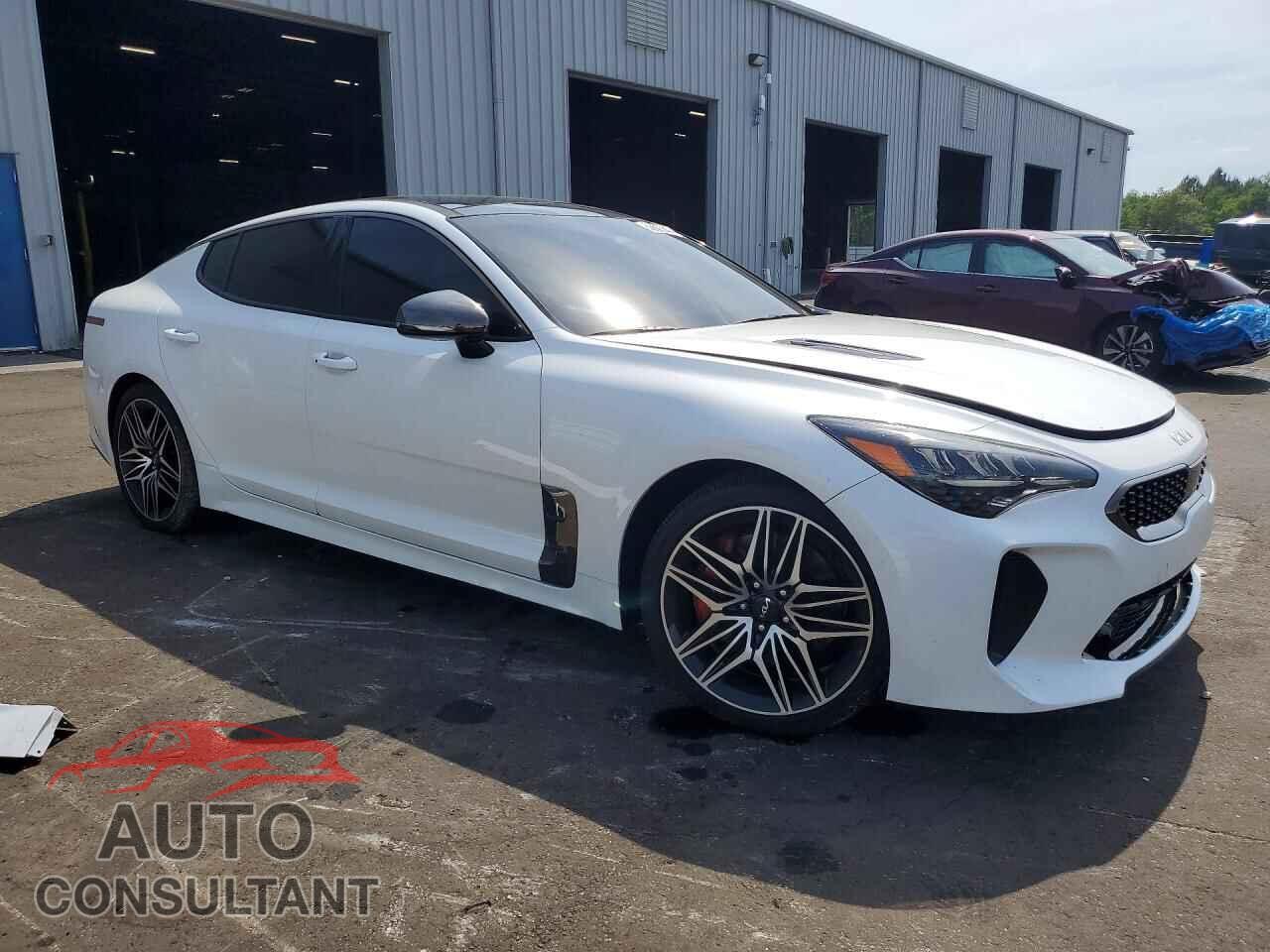 KIA STINGER 2022 - KNAE45LC2N6119408
