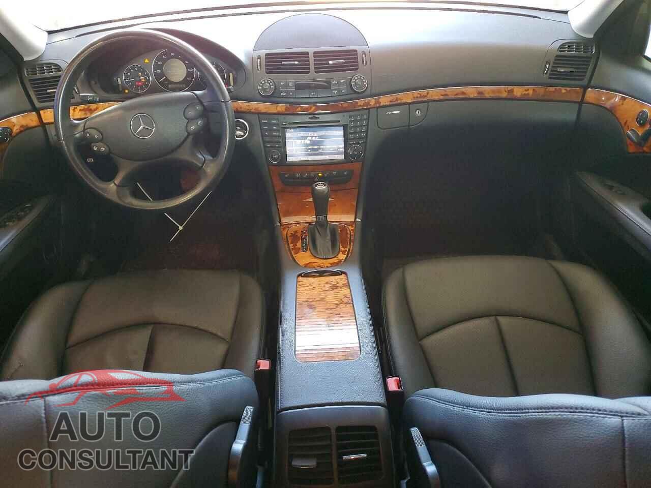 MERCEDES-BENZ E-CLASS 2009 - WDBUF56X89B435611