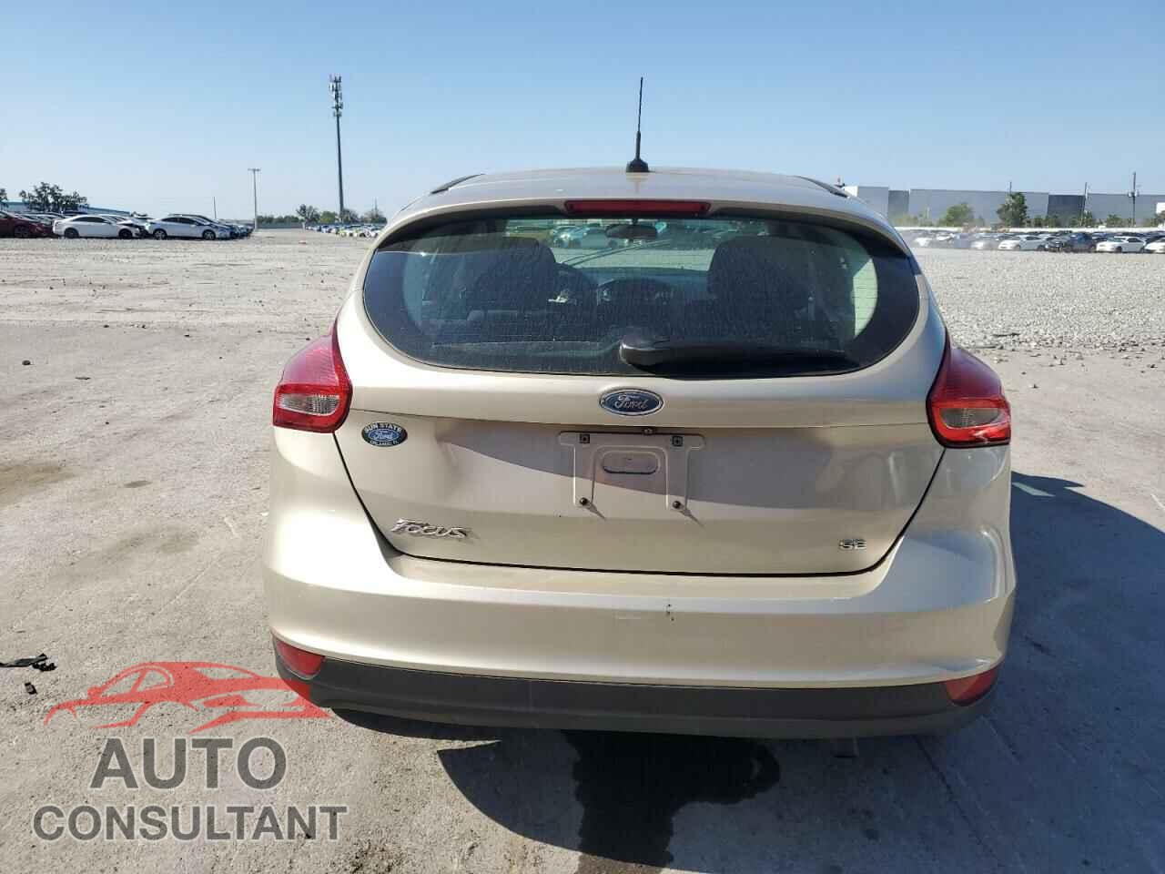 FORD FOCUS 2018 - 1FADP3K2XJL319425