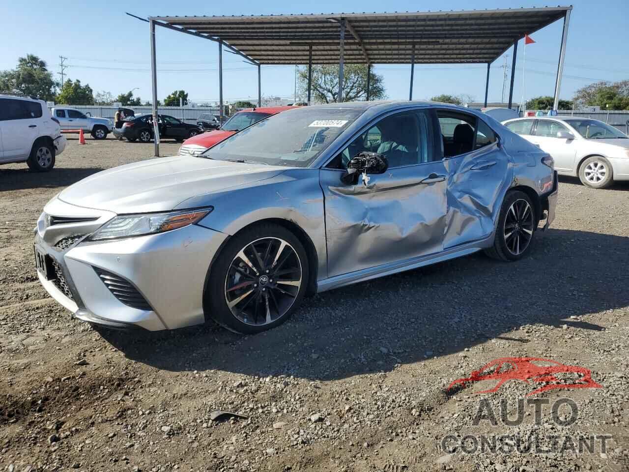 TOYOTA CAMRY 2018 - 4T1BZ1HK2JU011372