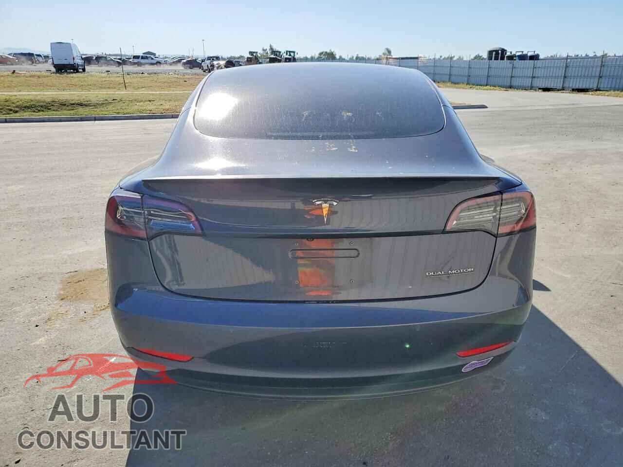 TESLA MODEL 3 2018 - 5YJ3E1EBXJF079372