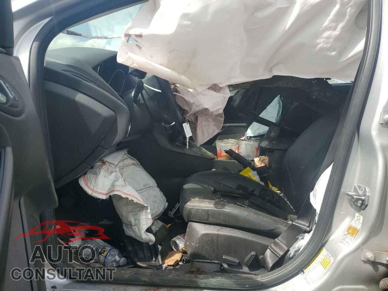 FORD FOCUS 2016 - 1FADP3K2XGL296365