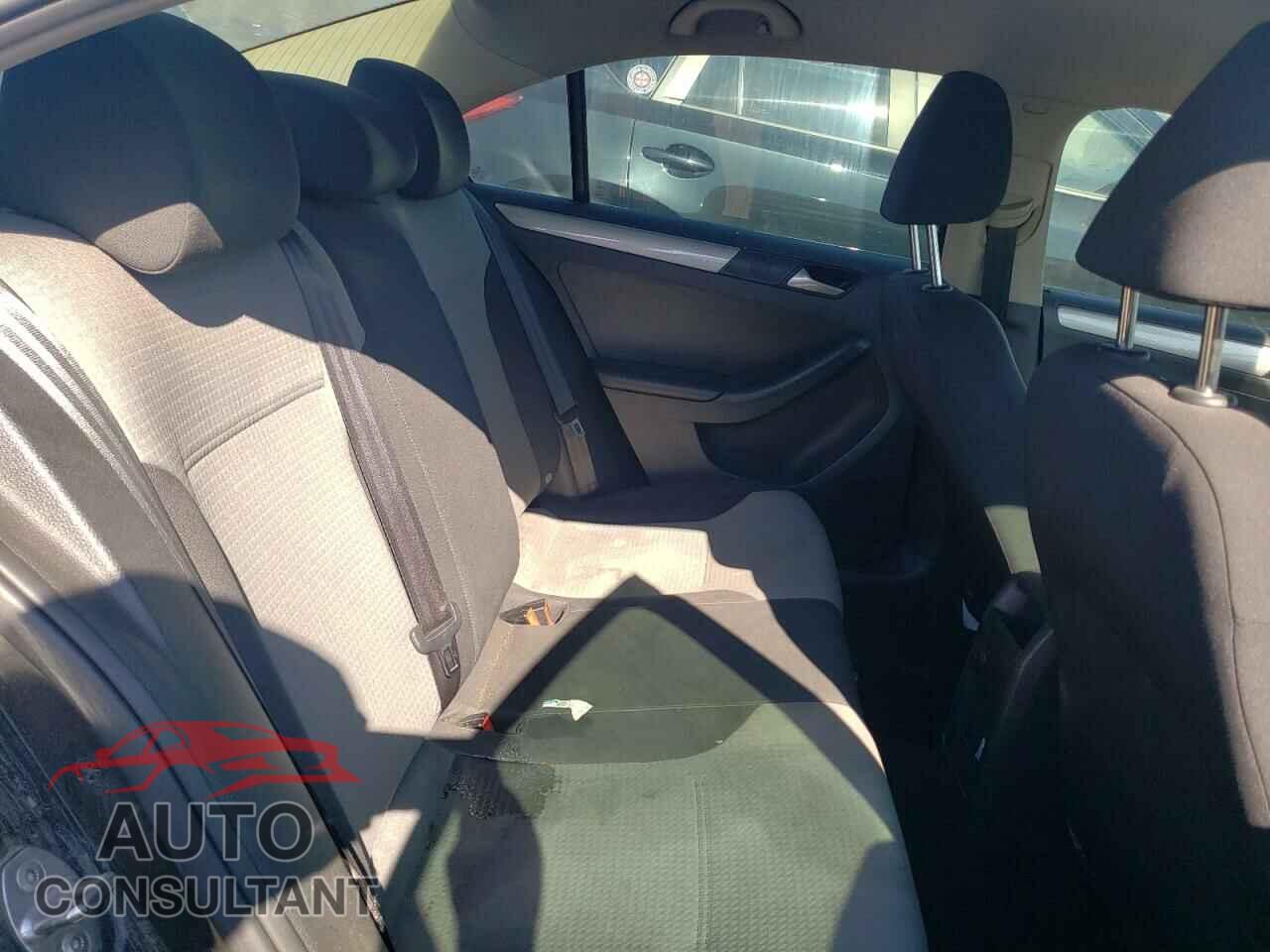 VOLKSWAGEN JETTA 2017 - 3VW2B7AJ8HM294255