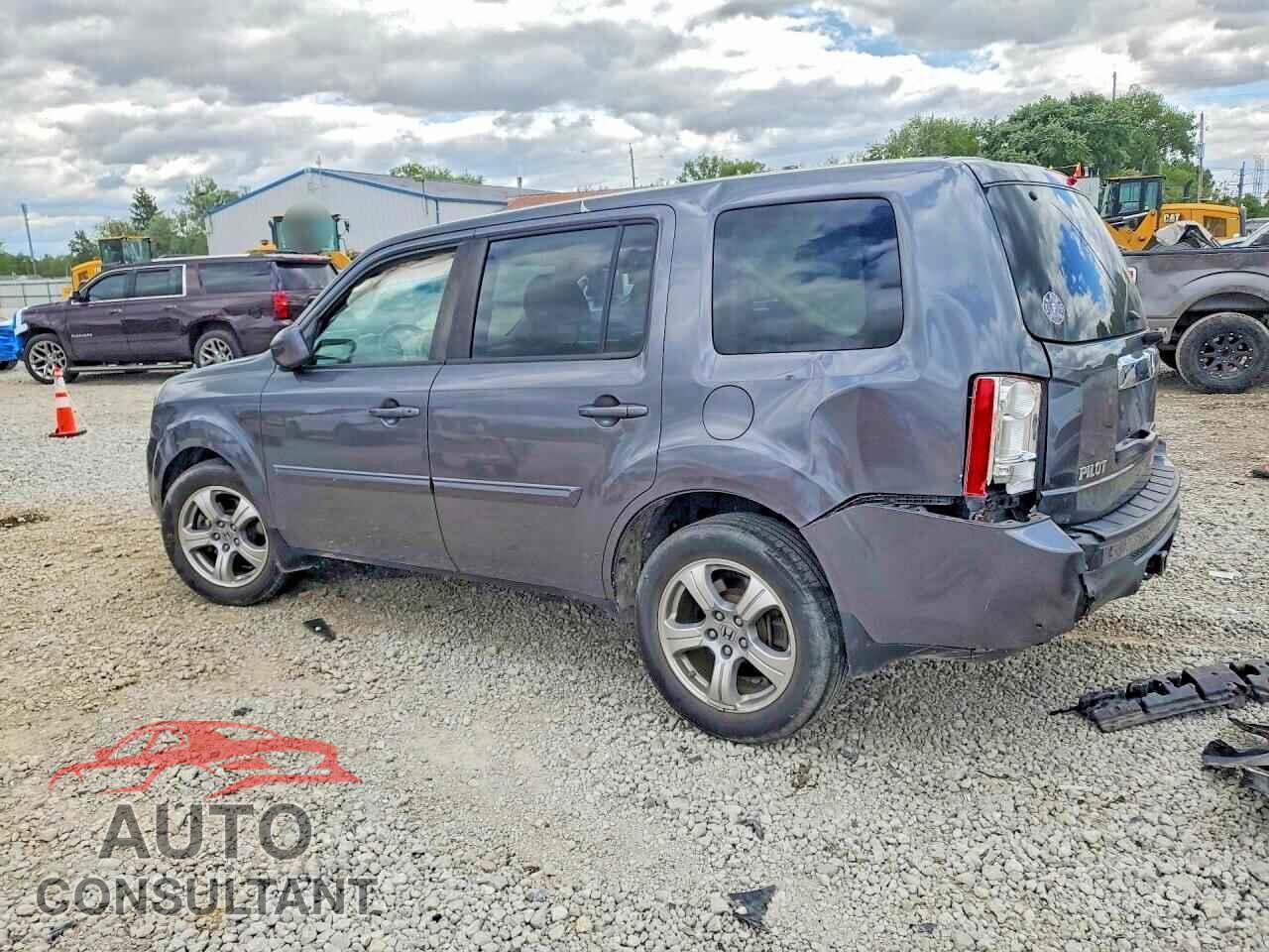 HONDA PILOT 2015 - 5FNYF4H58FB018264