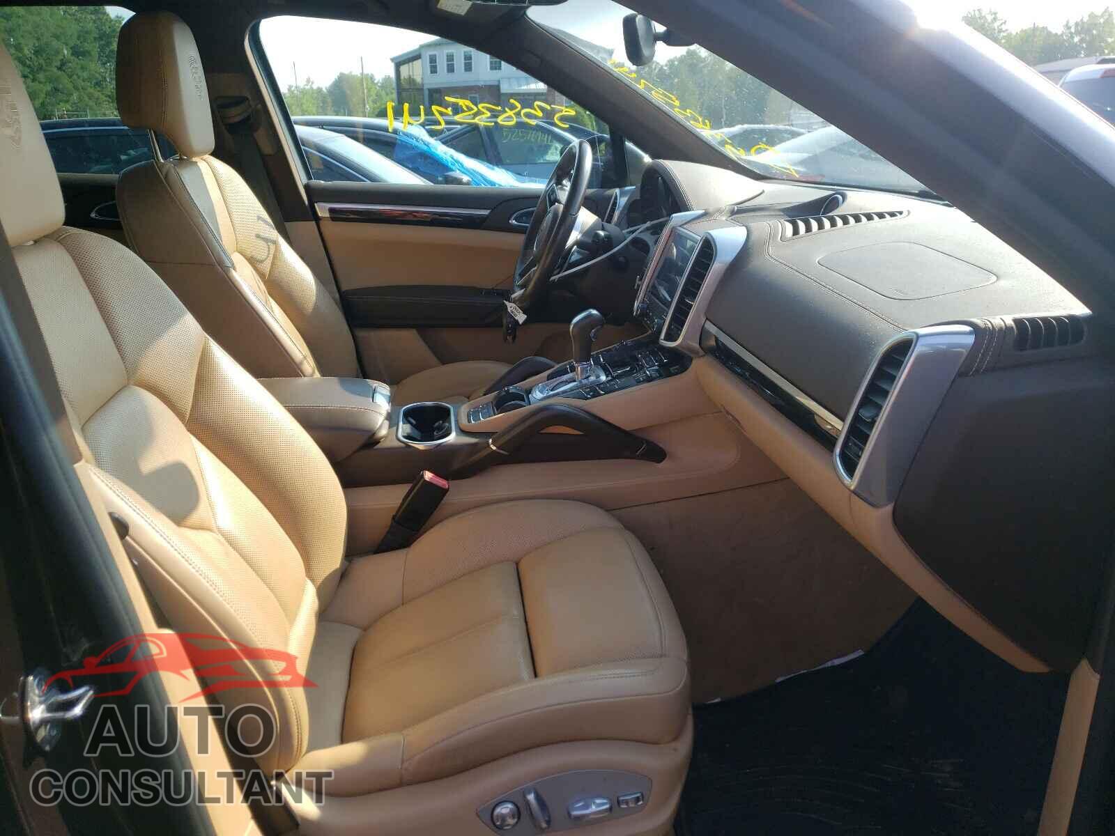 PORSCHE CAYENNE 2017 - WP1AA2A26HKA90413