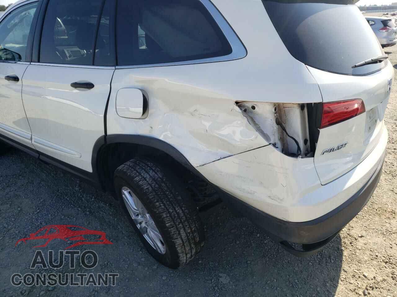 HONDA PILOT 2017 - 5FNYF6H13HB013596