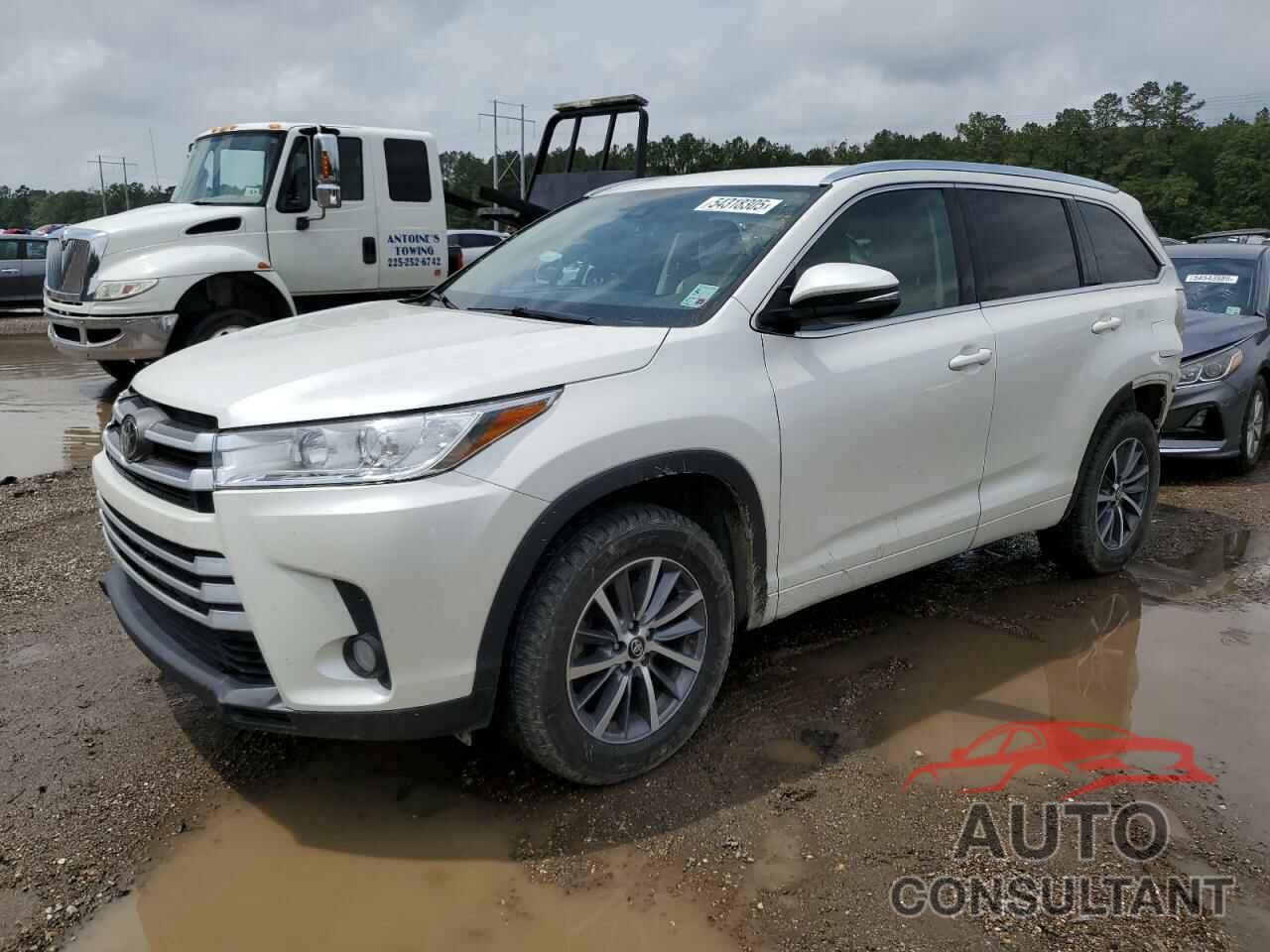 TOYOTA HIGHLANDER 2018 - 5TDKZRFH6JS546882