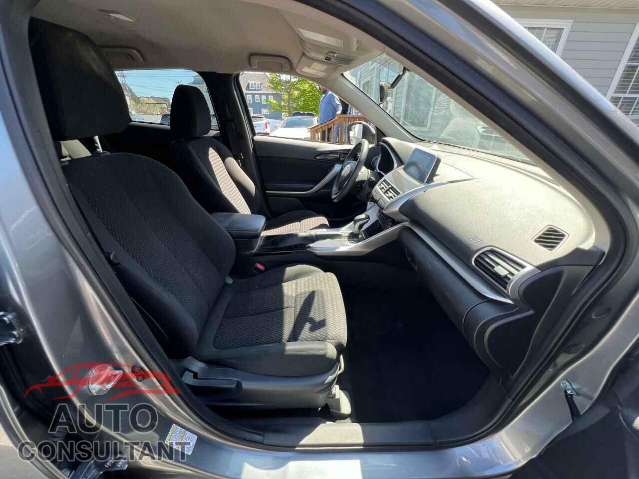 MITSUBISHI ECLIPSE 2018 - JA4AT4AA4JZ048750